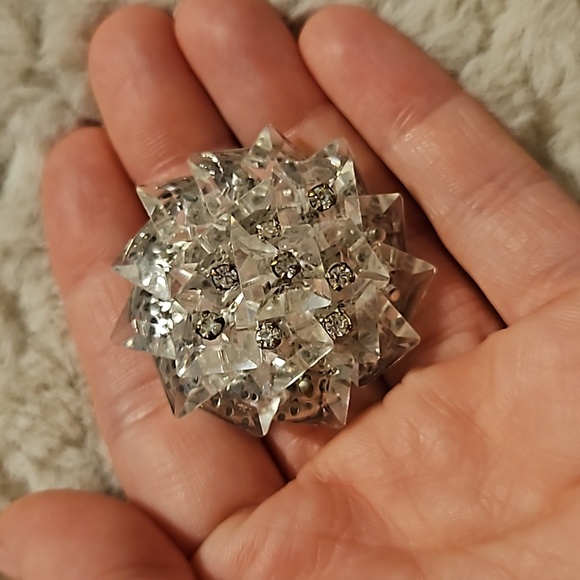 #0114 Sparkly crystal cluster brooch - glass? With rhinestones - Picture 2 of 3